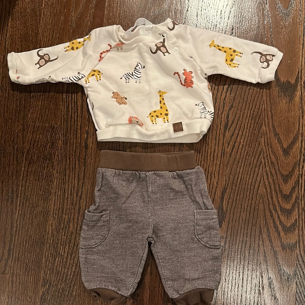 Mayoral baby outfit size 1-2M - farm animals